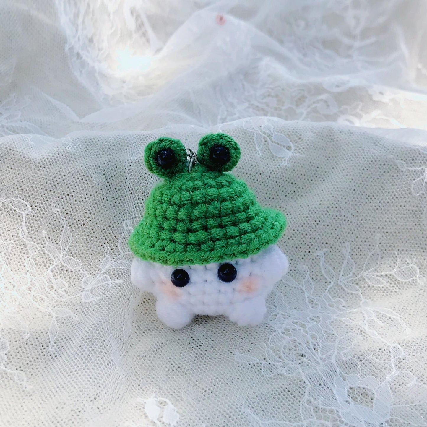 Handmade Crochet Mushroom Keychains, Cute Crochet Animal Charms, Unique Crochet Gift, Kawaii Crochet Accessories, Artisan Crochet Keychains