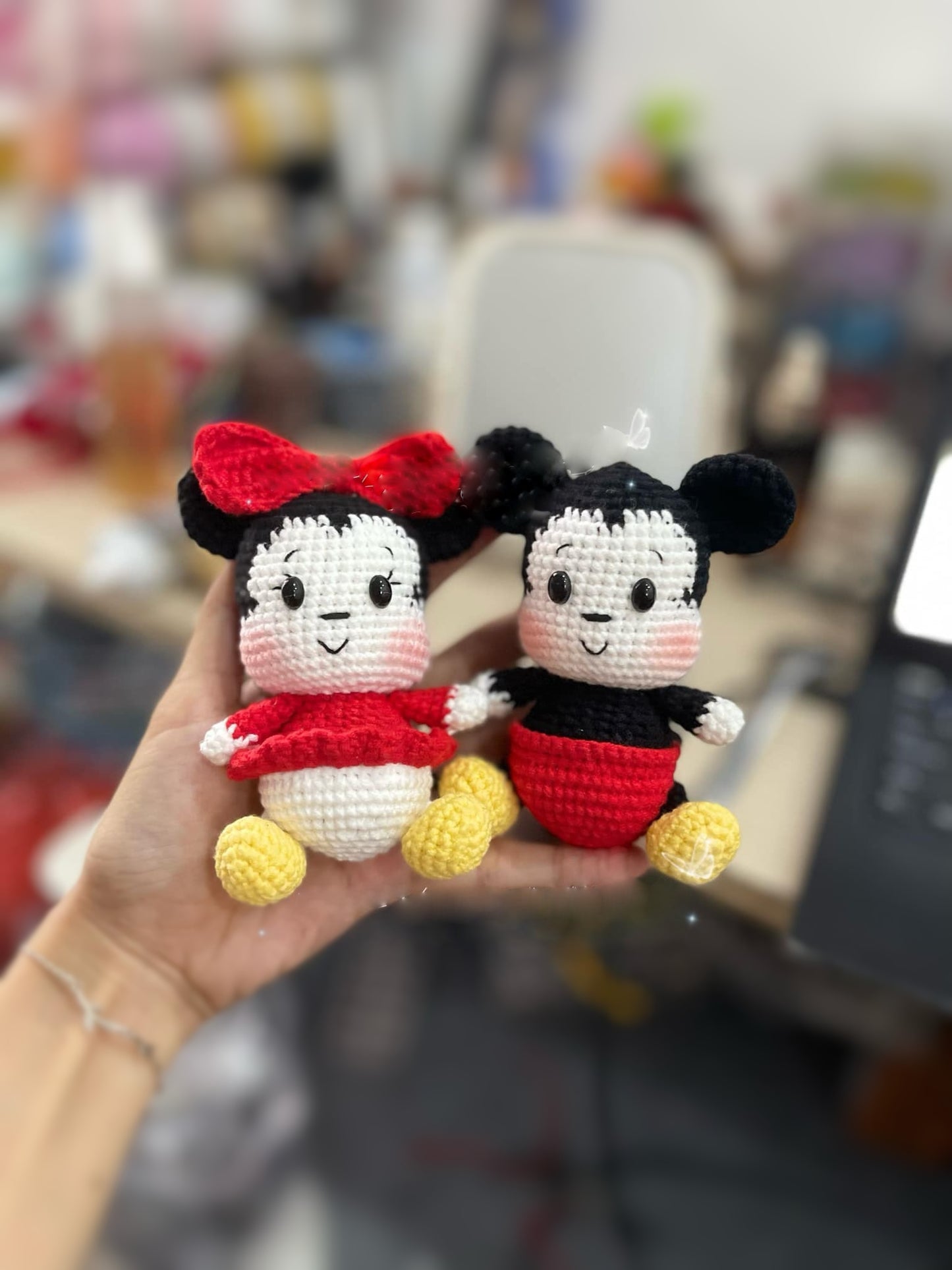 Crochet Mickey and Minnie Mouse Dolls, Handmade Mickey and Minnie Figurines, Unique Crochet Gift, Cute Crochet Dolls, Artisan Crochet Dolls