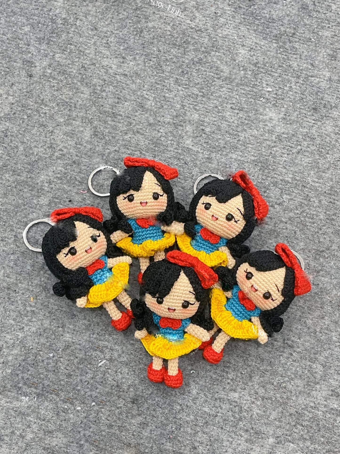 Handmade Crochet Snow White Keychains, Cute Crochet Princess Charms, Unique Crochet Gift, Kawaii Crochet Accessories, Artisan Crochet Keychains
