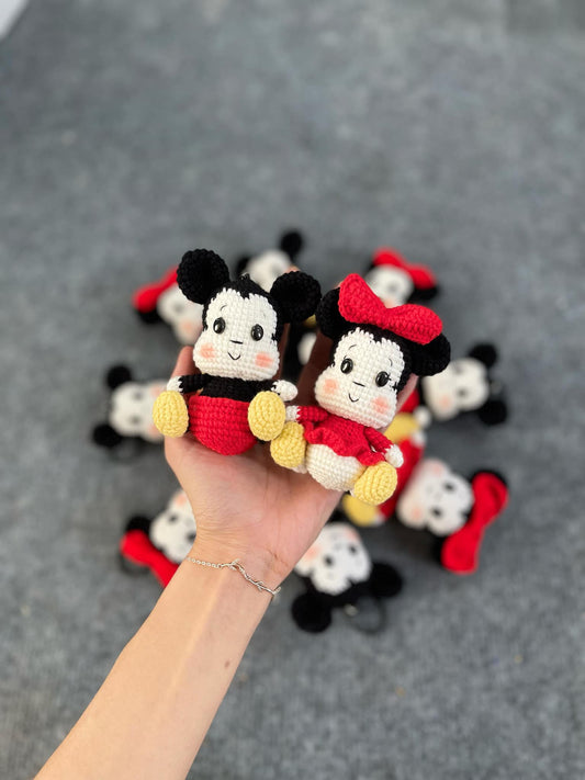 Crochet Mickey and Minnie Mouse Dolls, Handmade Mickey and Minnie Figurines, Unique Crochet Gift, Cute Crochet Dolls, Artisan Crochet Dolls